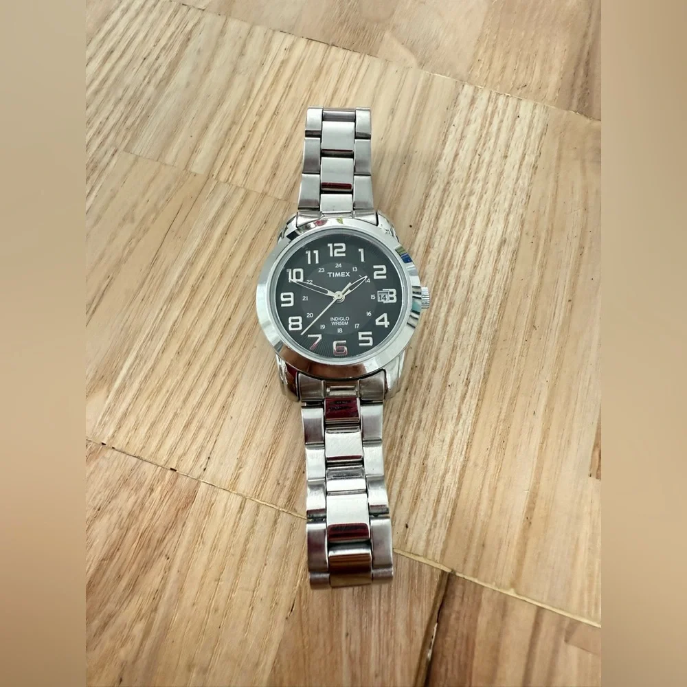Timex ladies black dial silver tone watch NEW BATTERY